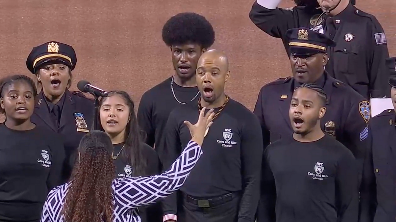 New York City Pal Cops & Kids Choir perform emotional national anthem ahead of Mets/Yankees