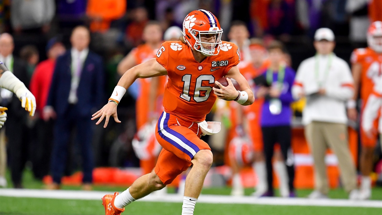 Joel Klatt on whether the Jets should move off Sam Darnold for Trevor Lawrence | THE HERD