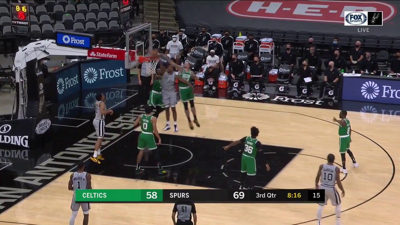 HIGHLIGHTS: LaMarcus Aldridge finishes with the Strong Dunk