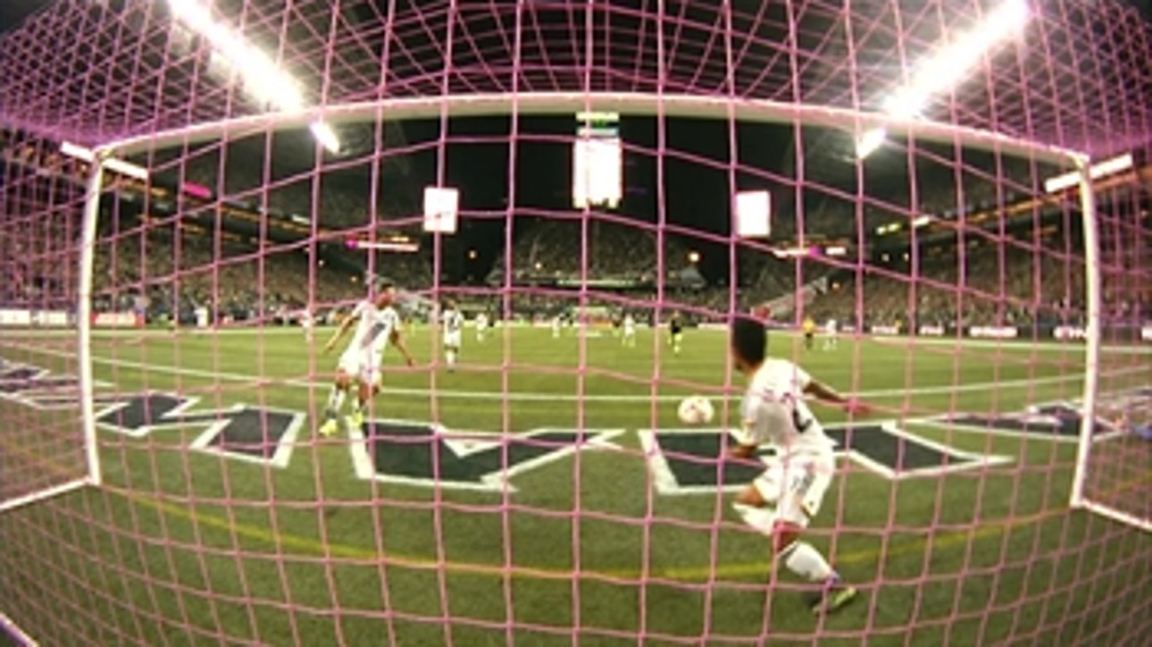 Delagarza makes goal line clearance for LA Galaxy - 2015 MLS Highlights