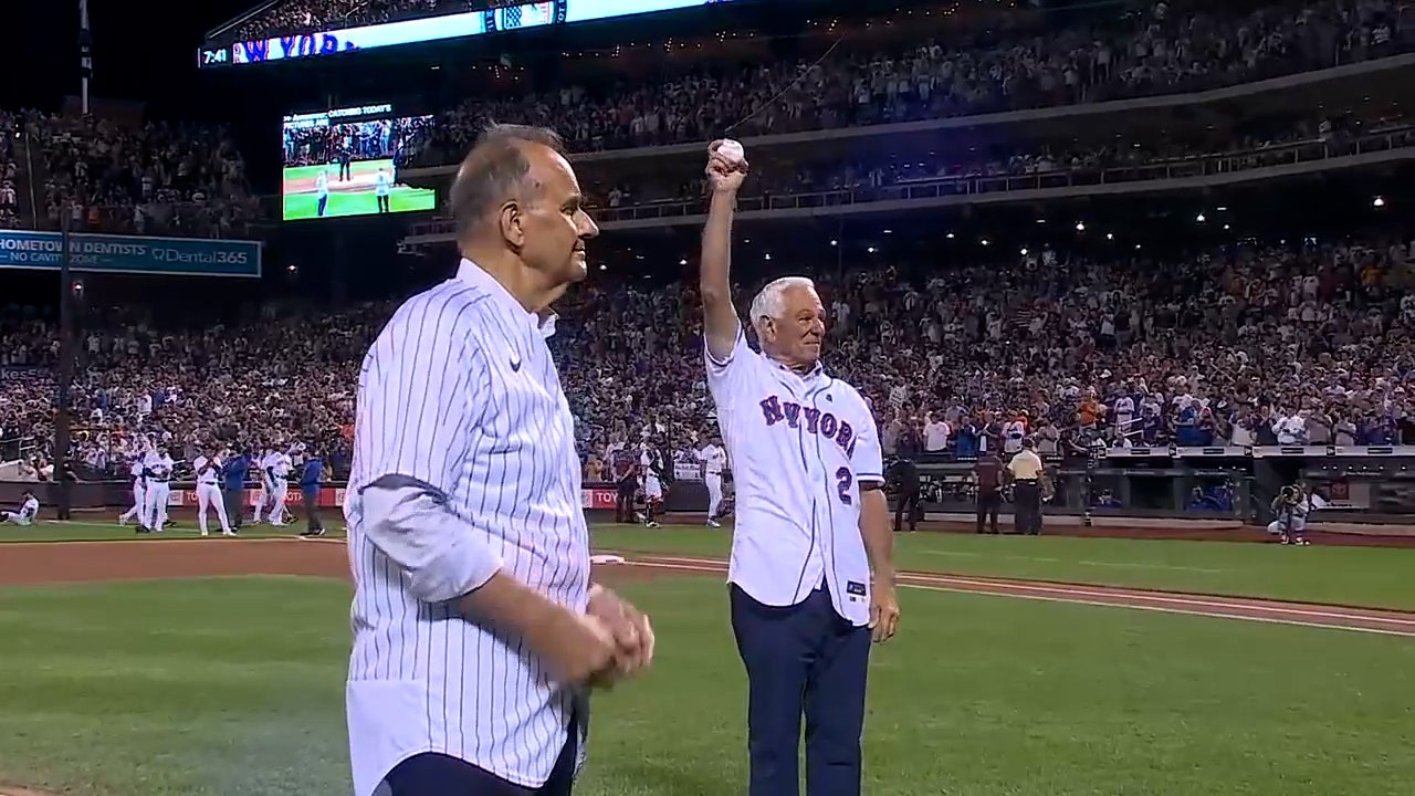 Joe Torre and Bobby Valentine throw first pitch of Mets vs. Yankees