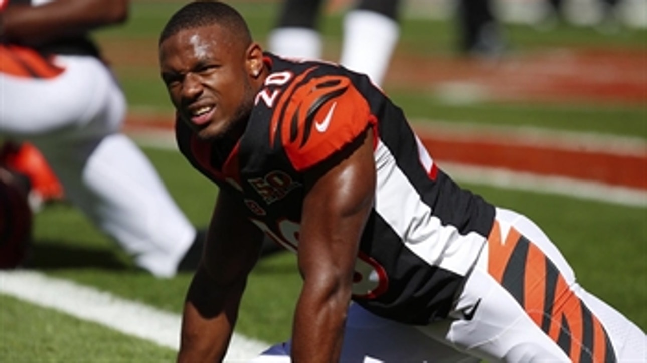 How does Bengals defensive back KeiVarae Russell take care of tight muscles?