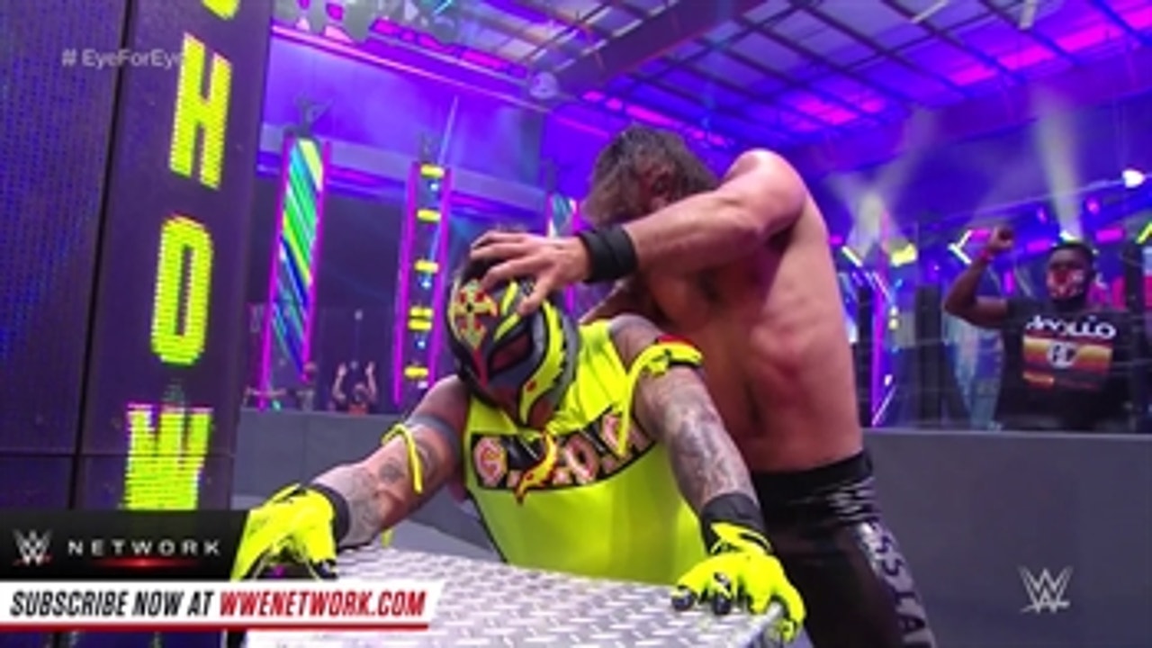 Seth Rollins Zeroes In On Rey Mysterio S Eye The Horror Show At Wwe Extreme Rules Wwe Network Exclusive Fox Sports