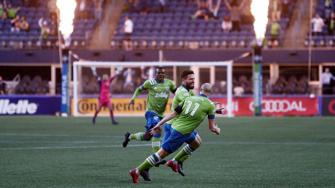 João Paulo's long-distance goal highlights Sounders' season-opening 4-0 win over Minnesota