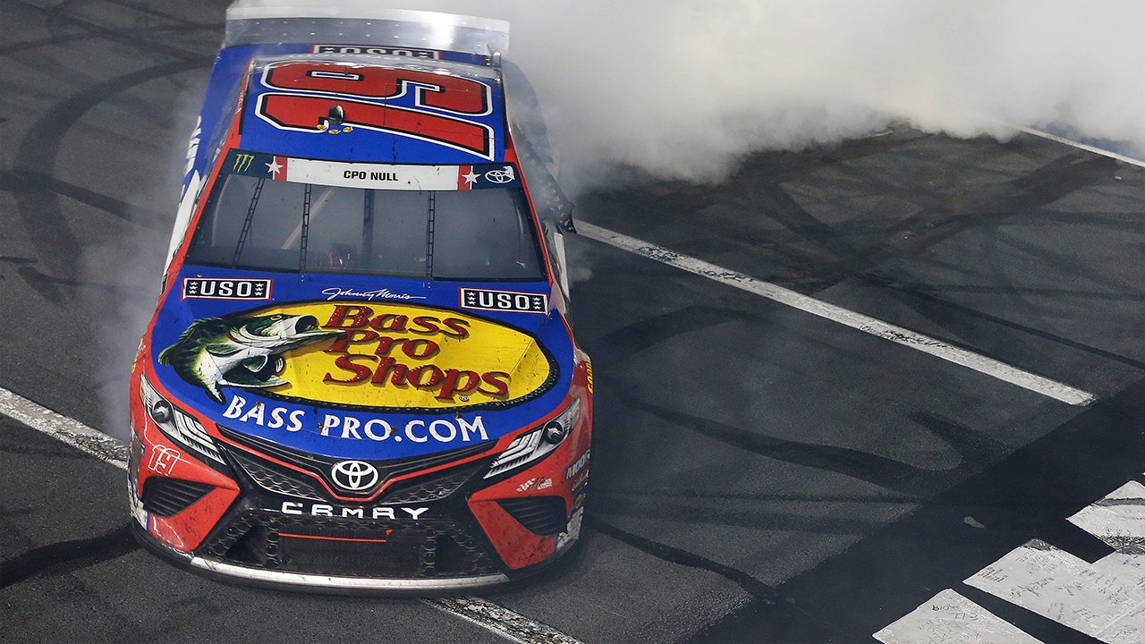 Mike Joy, Jeff Gordon, and DW breakdown Martin Truex Jr.'s big night