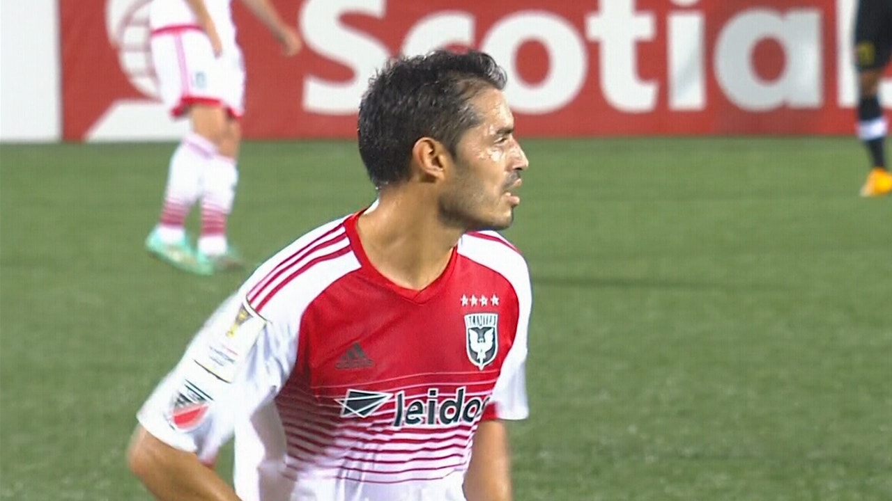 Espindola pulls one back for DC United