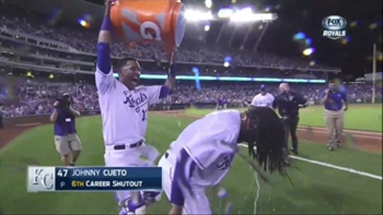 Johnny Cueto feels the love at The K