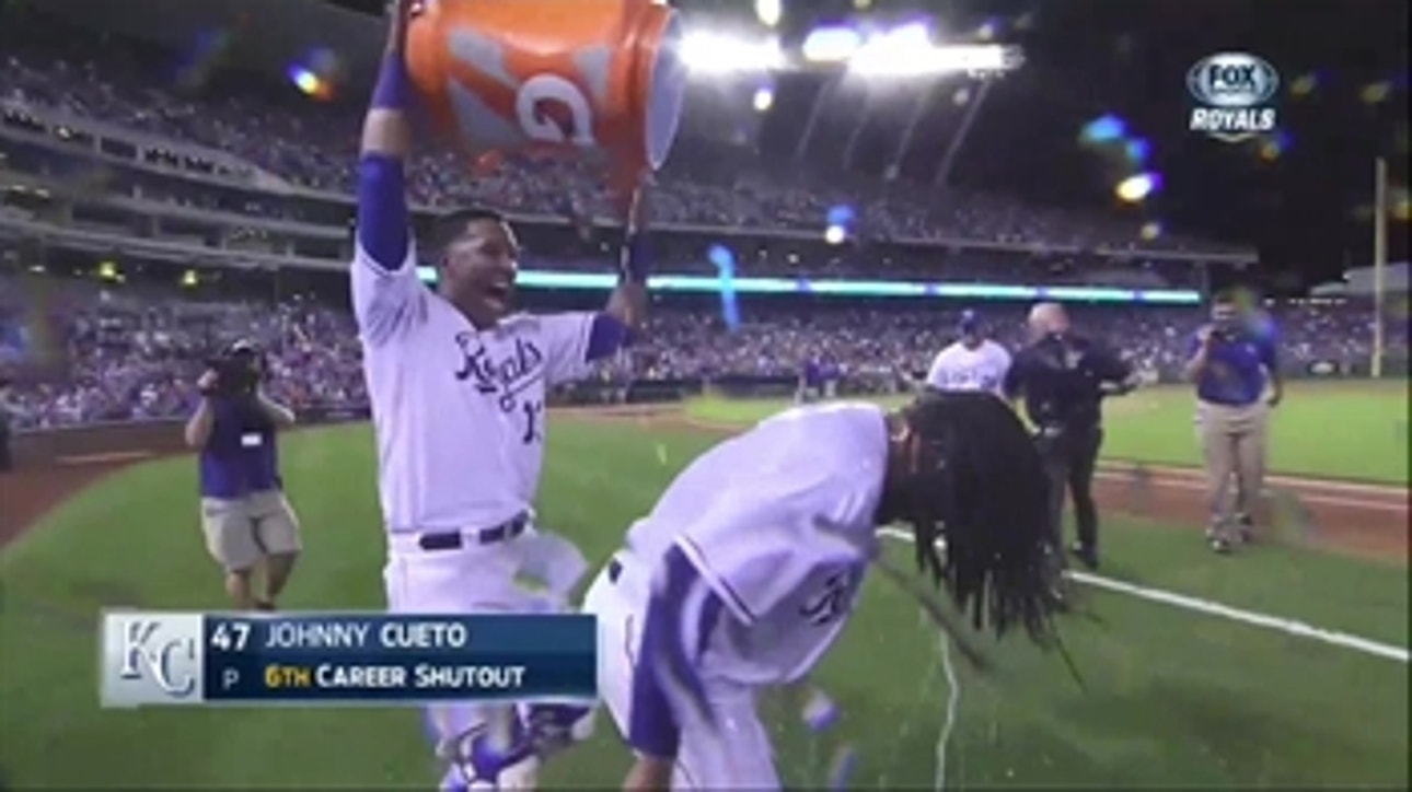 Johnny Cueto feels the love at The K