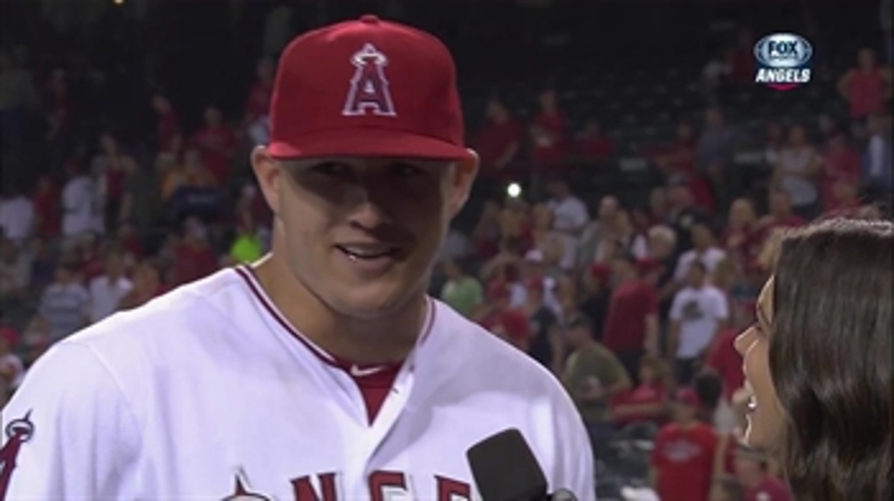Trout hits 2 HR, Angels win 10th straight