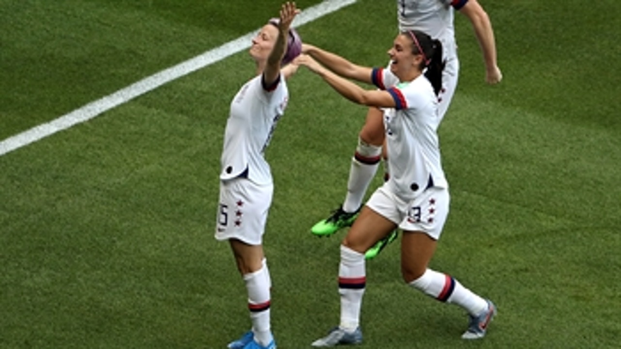 United States' Megan Rapinoe scores the penalty vs. Netherlands for a 1-0 lead | 2019 FIFA Women's World Cup™