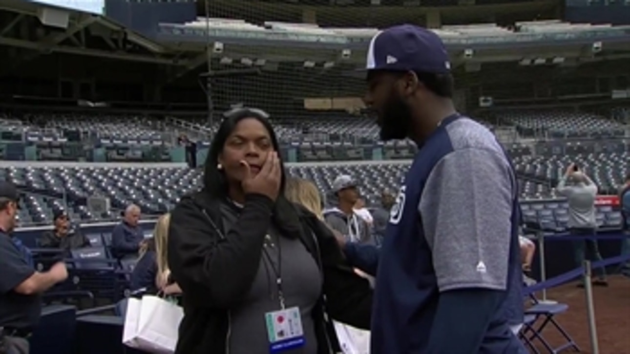 With Mother in attendance, emotional debut for Franmil Reyes