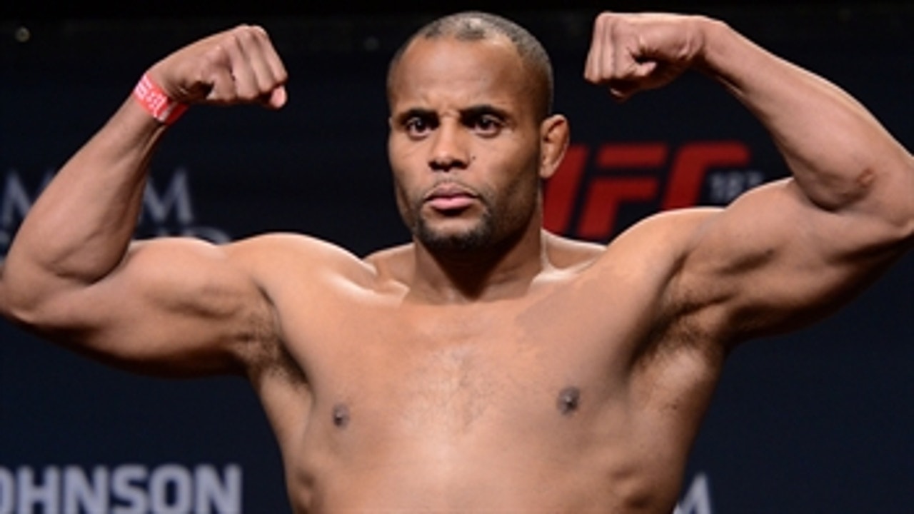 Daniel Cormier needs two attempts to make weight amidst drama-filled UFC 210 weigh-ins