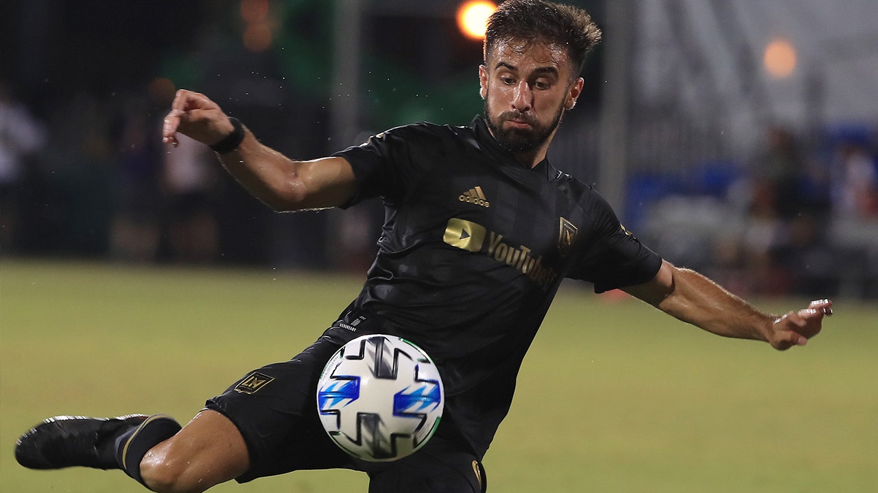Diego Rossi, LAFC come back from 3-1 down to earn draw vs. Dynamo