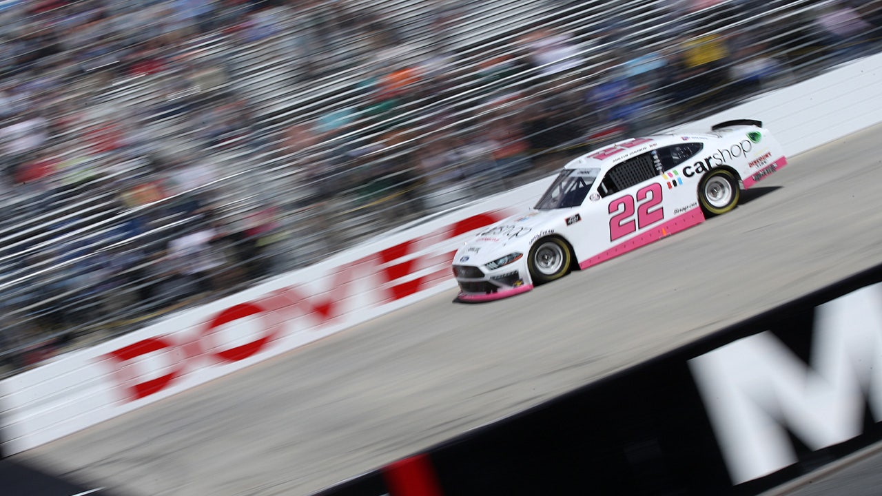 FINAL LAPS: Burton, Gibbs tangle as Cindric wins 1st race at Dover