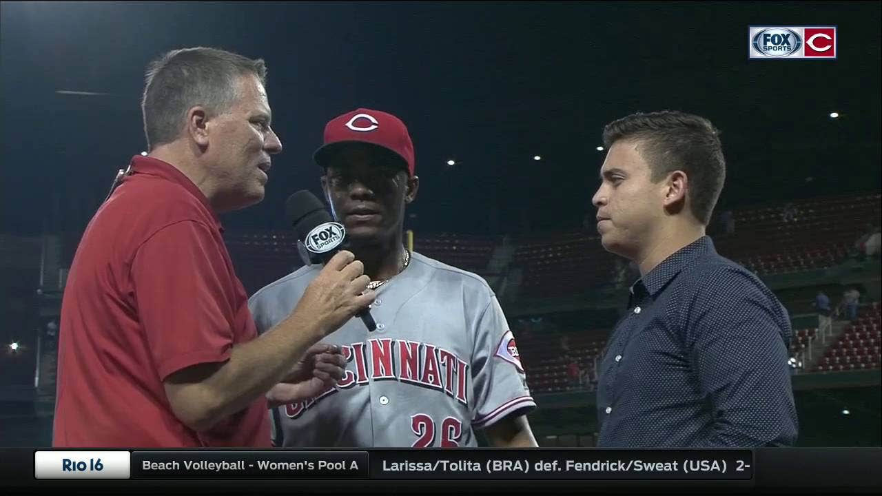 Iglesias shares his desire to close games for Reds after first career save