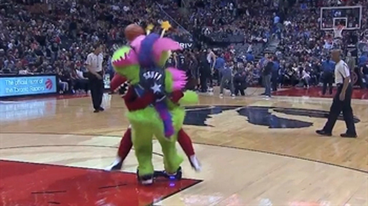 Raptors and Magic mascots perfectly reenact Aaron Gordon's dunk contest slam