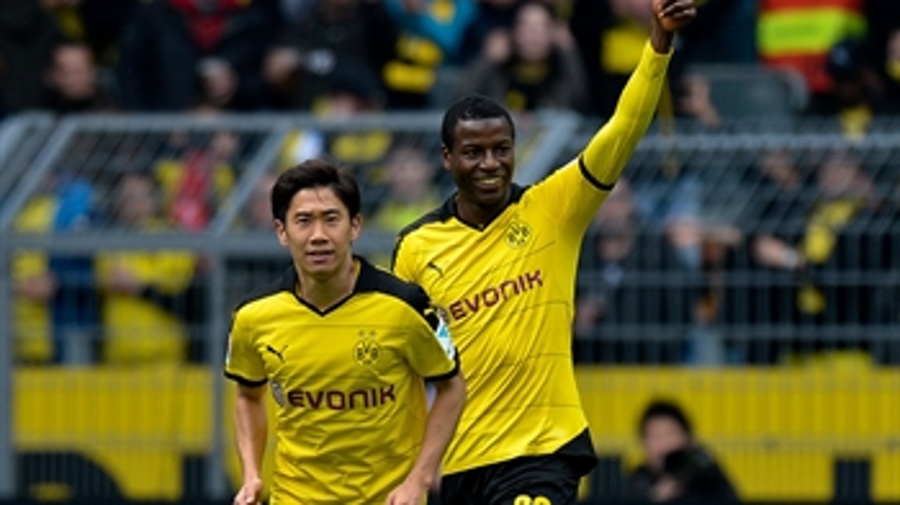 Kagawa puts Dortmund up 1-0 vs. Wolfsburg ' 2015-16 Bundesliga Highlights