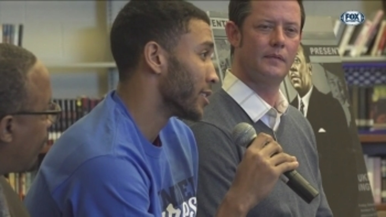 Players discuss 'Invisible Man' by Ralph Ellison with Students ' Thunder Insider