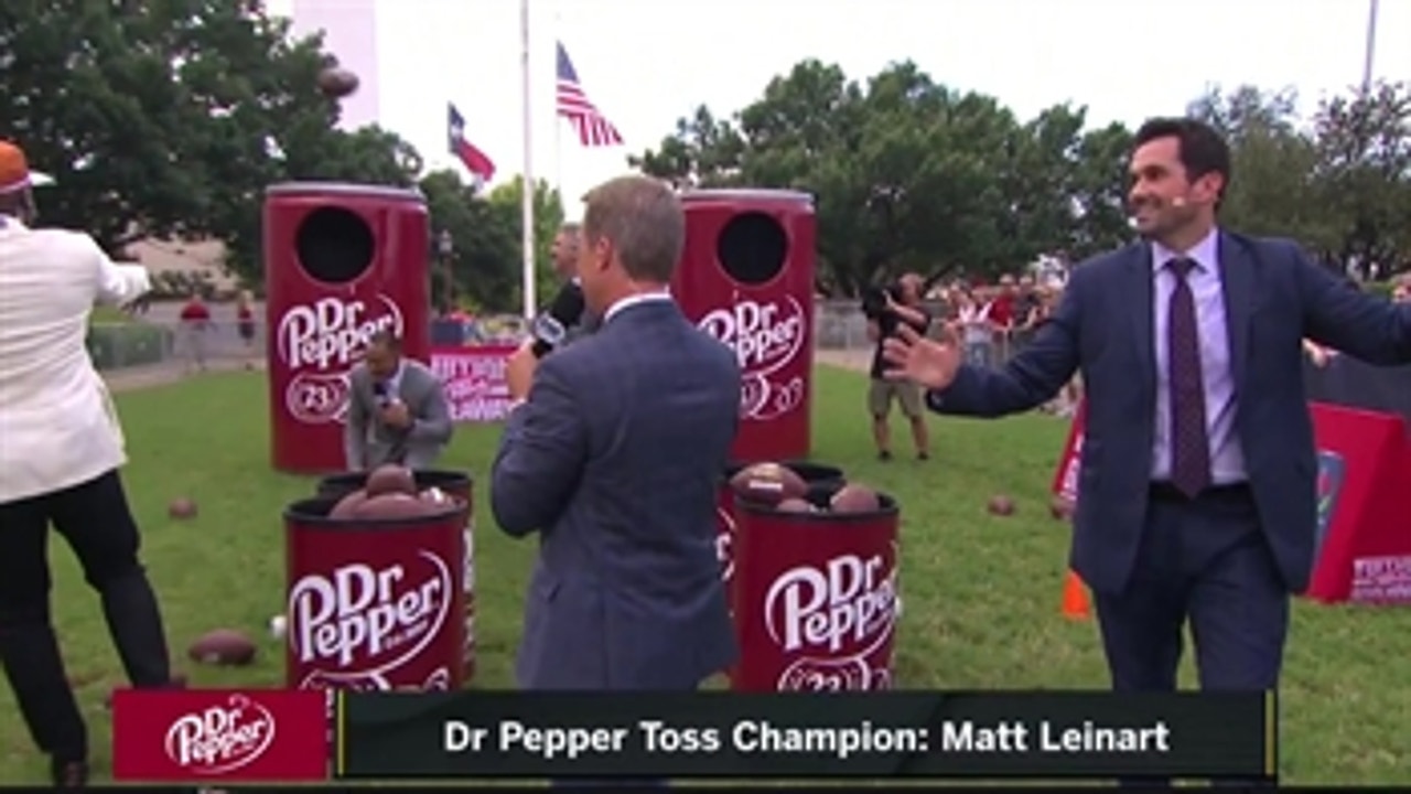 Matt Leinart gets his revenge on Vince Young in the Dr Pepper Tuition Giveaway challenge
