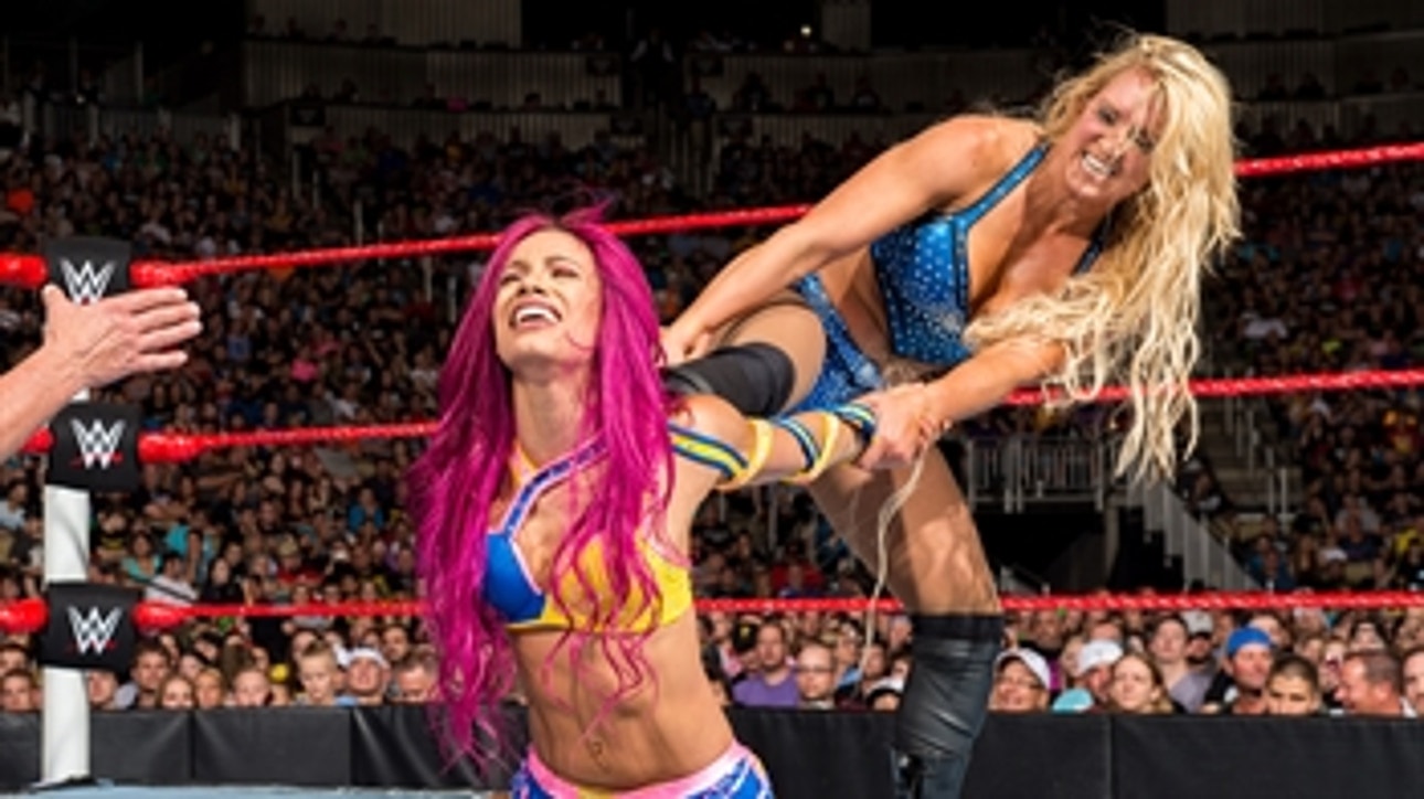 Charlotte Flair vs. Sasha Banks - Women's Title Match: Raw, July 25, 2016 (Full Match)