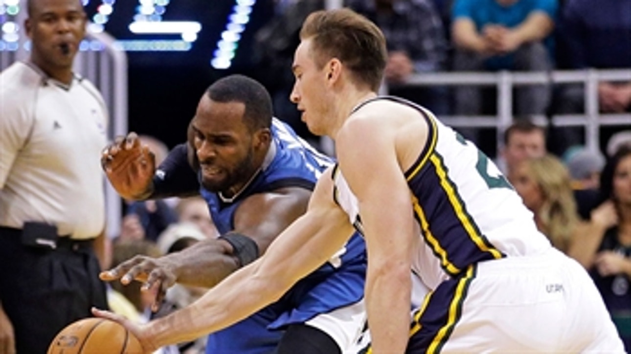 Wolves can't hold off Jazz, fall 100-94