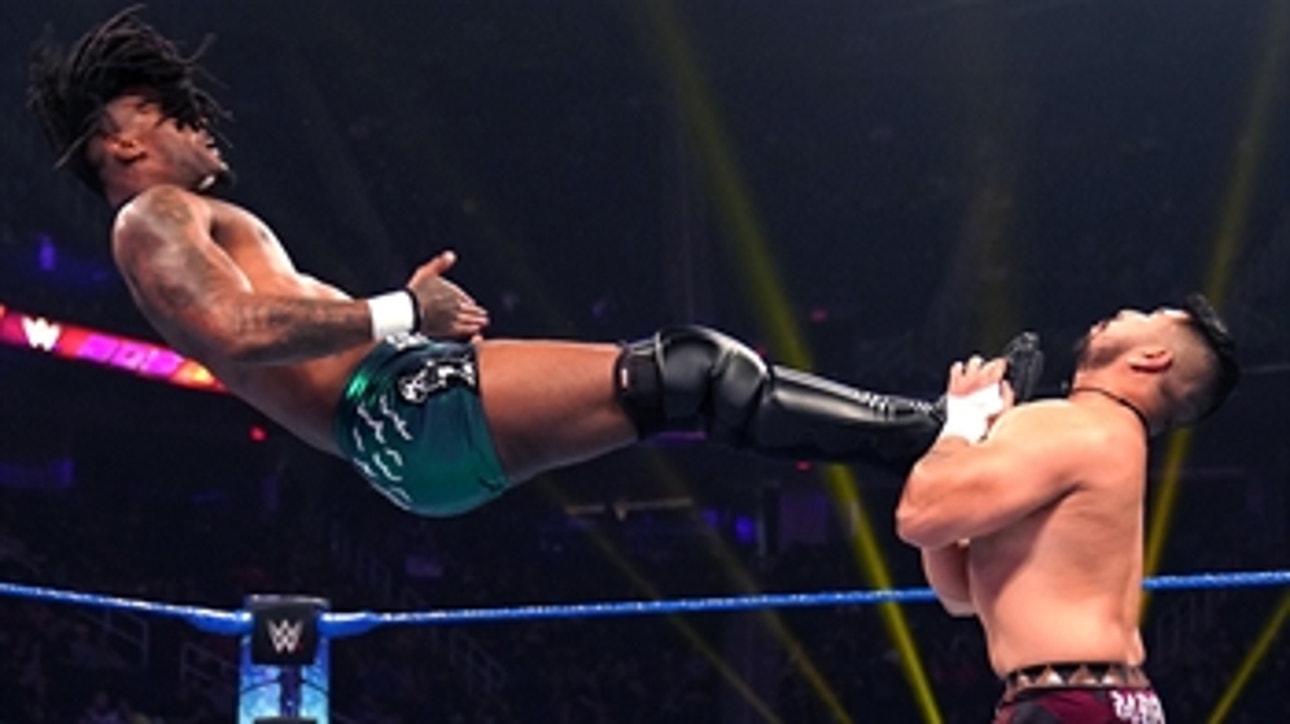Isaiah "Swerve" Scott vs. Raul Mendoza: WWE 205 Live, Jan. 17, 2020