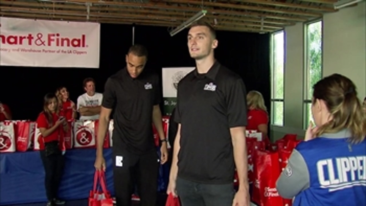 Clippers Weekly: Teamwork at the Table food and clothing drive