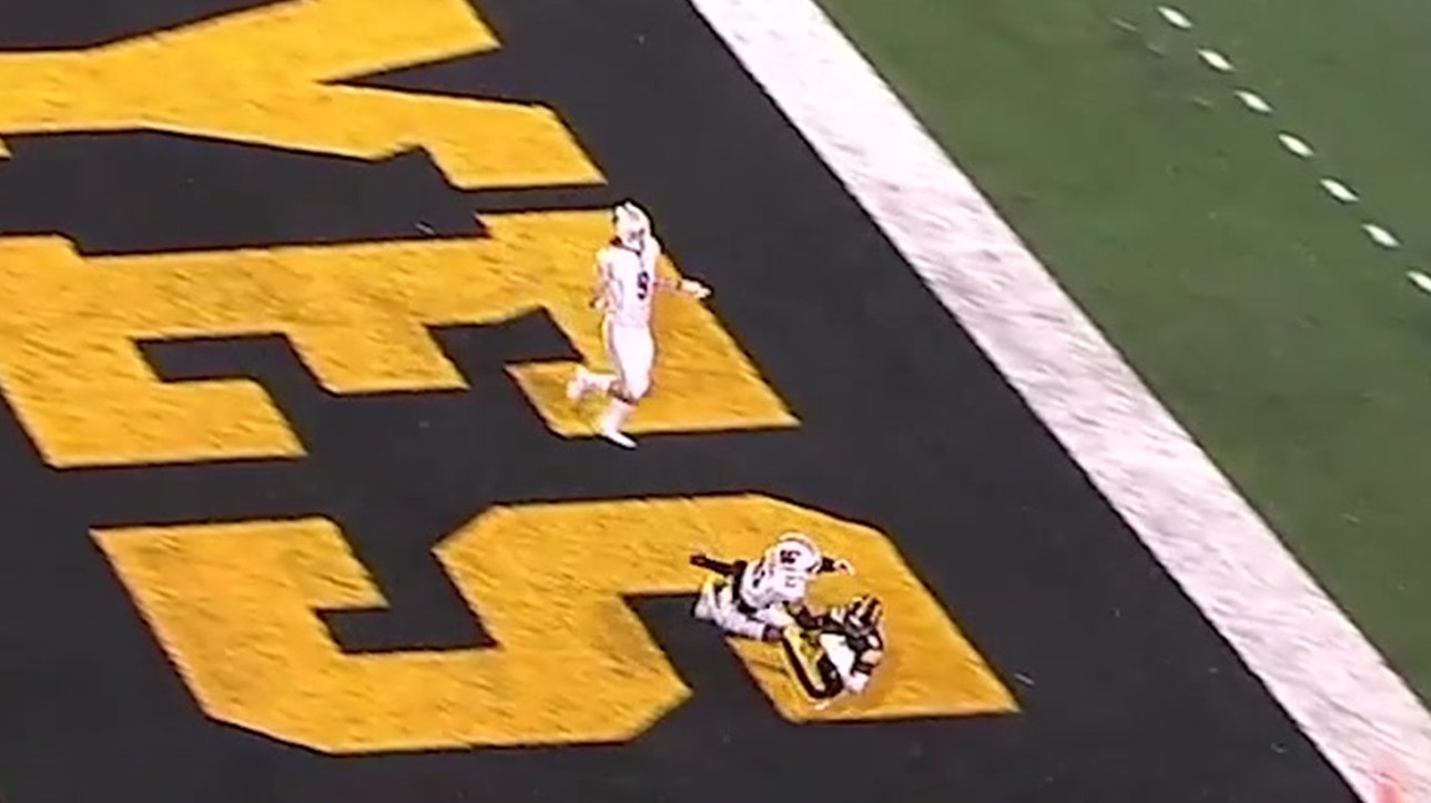 Ihmir Smith-Marsette finishes what he started punching in Iowa TD to go up 14-0 on Wisconsin
