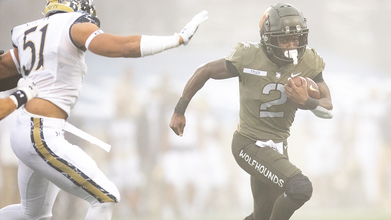 Army blanks Navy, 15-0, as Tyhier Tyler scores the only touchdown of the game