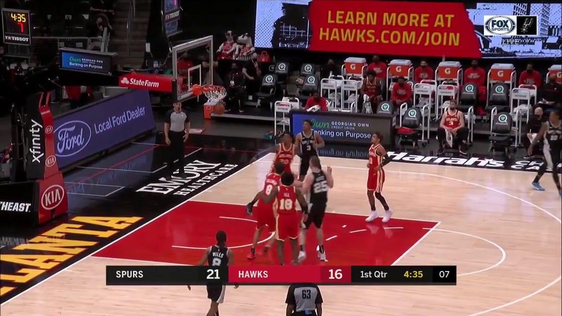 HIGHLIGHTS: Lonnie Walker Finds himself open to take the Three-Pointer