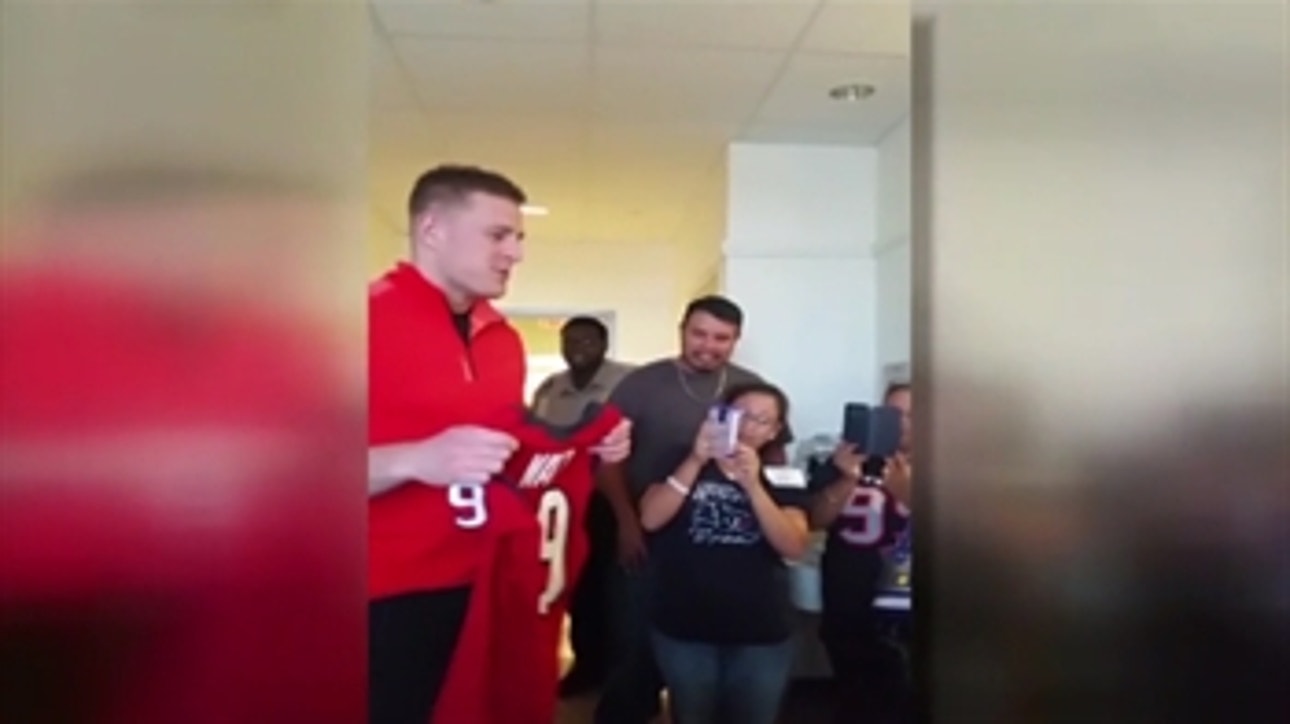 JJ Watt did something awesome for an 8-year-old fan who was in a car accident
