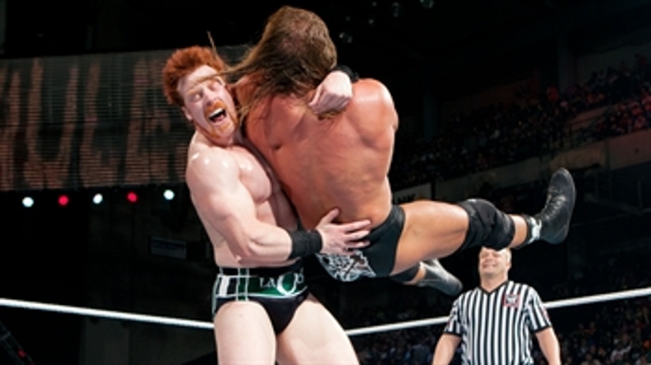 Triple H vs. Sheamus - Street Fight: WWE Extreme Rules 2010 (Full Match)