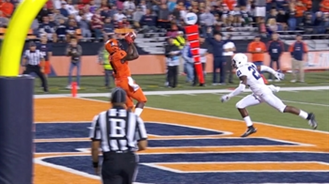 Illinois takes the lead on reverse flea flicker to Ricky Smalling