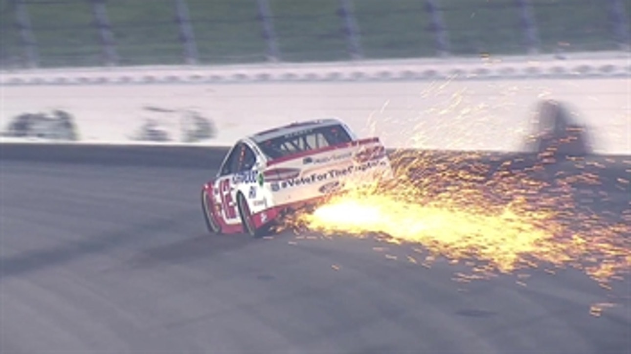 Kyle Larson and Ryan Blaney wreck out late | 2018 KANSAS | FOX NASCAR