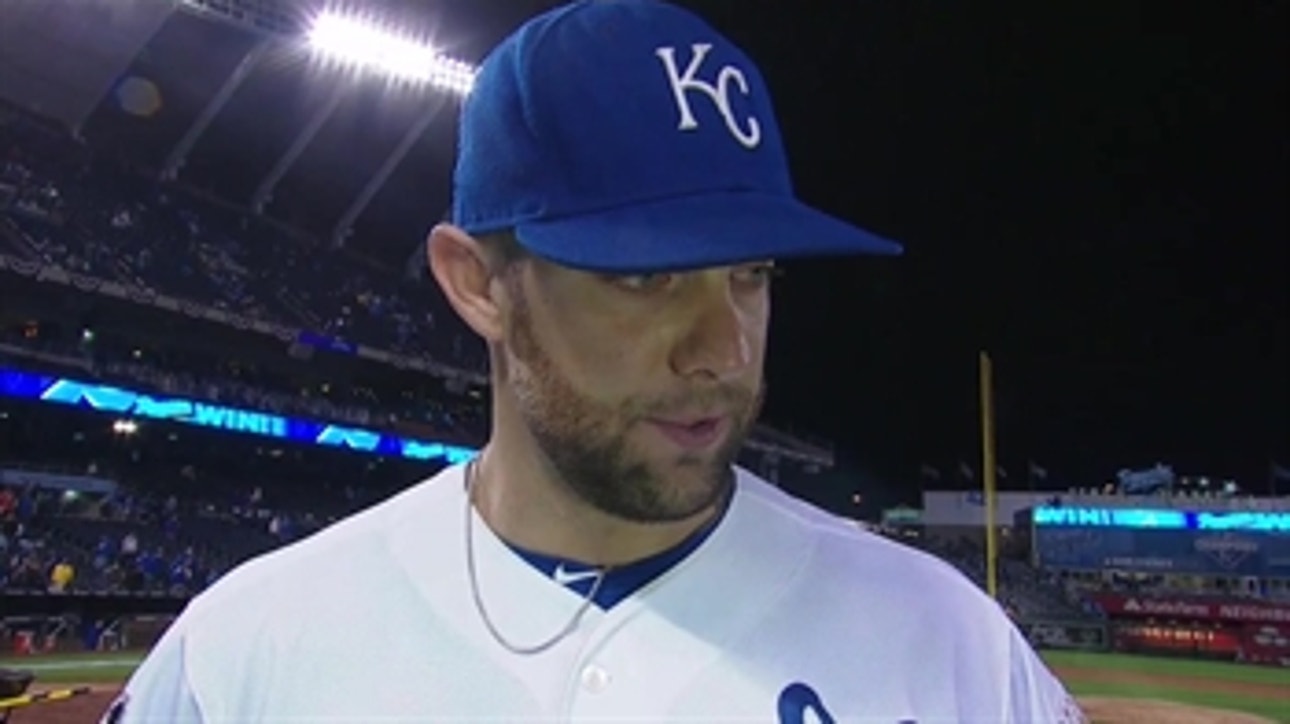 Alex Gordon smashes homer deep to center field in Game 1 win