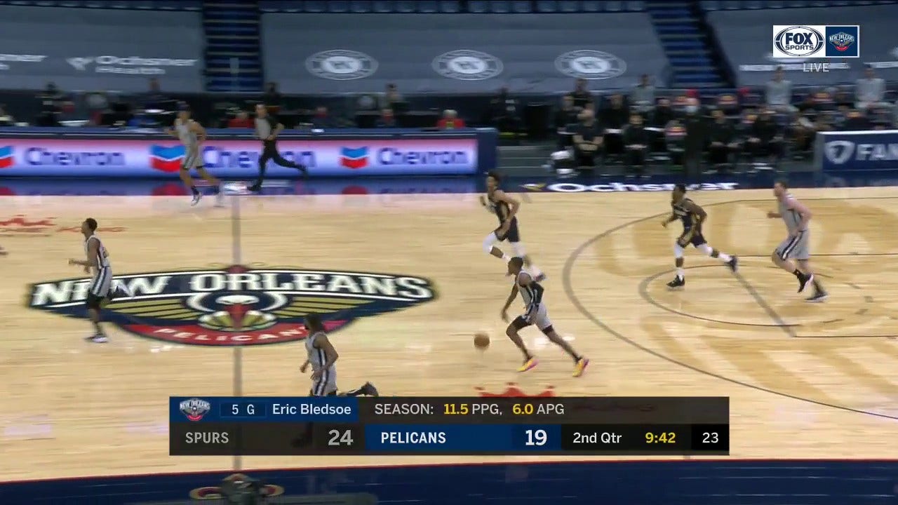 HIGHLIGHTS: Eric Bledsoe Drives to the Bucket