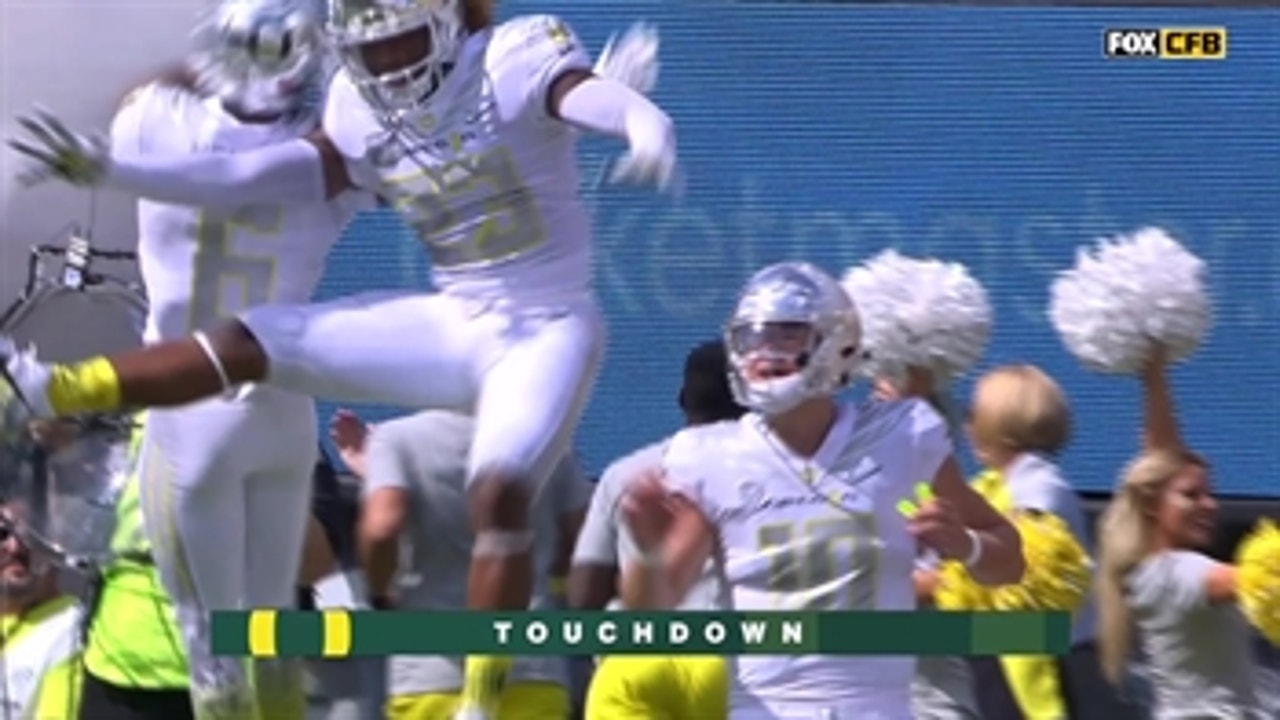 Oregon's Tyree Robinson intercepts pass, and Justin Herbert connects with Charles Nelson for the 8-yard touchdown