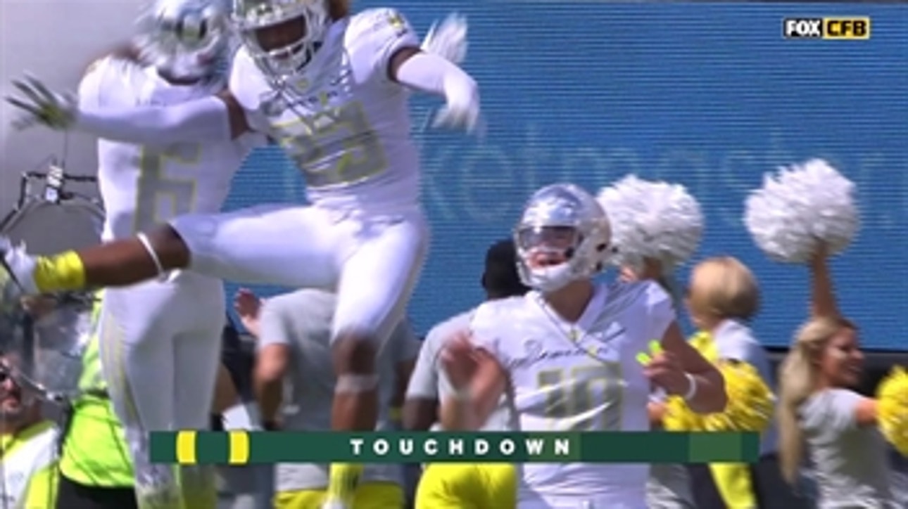 Oregon's Tyree Robinson intercepts pass, and Justin Herbert connects with Charles Nelson for the 8-yard touchdown