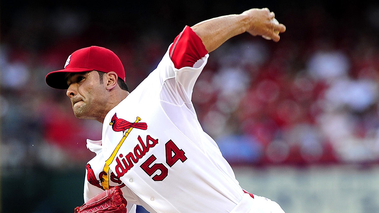 Cardinals edged by Royals