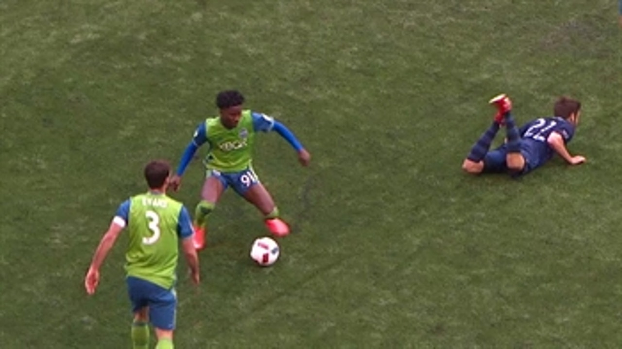 Oniel Fisher sent off for reckless tackle ' 2016 MLS Highlights