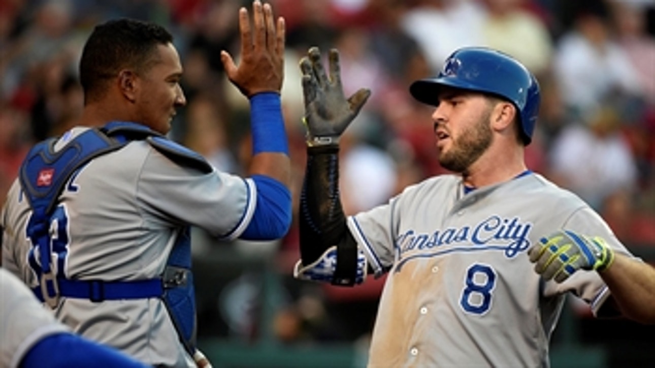 Moustakas helps Royals overpower Angels