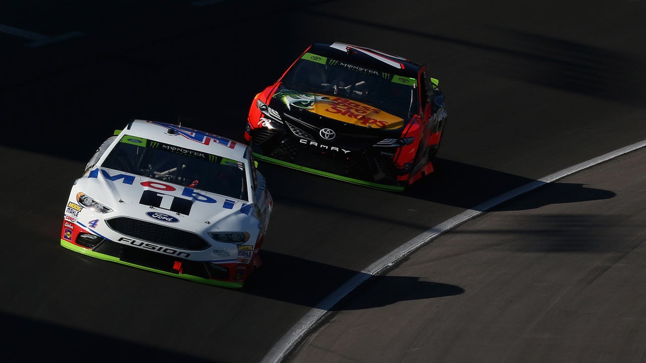 Here's how Kevin Harvick was able to pass Martin Truex Jr. for the win at Texas