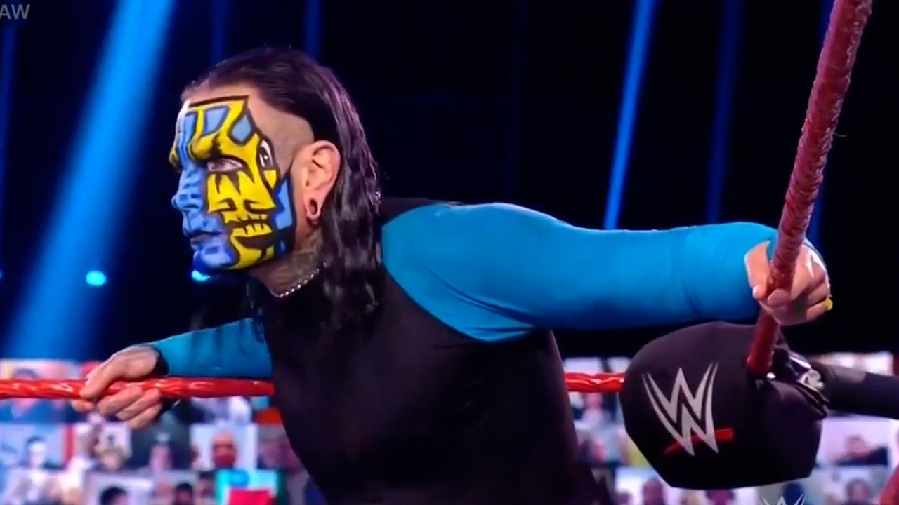 Jeff Hardy and Elias continue rivalry in vicious Symphony of Destruction match