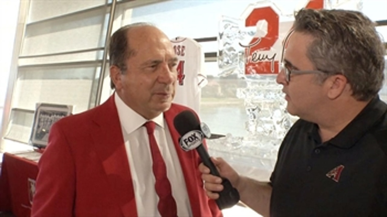 Johnny Bench on Tony Perez