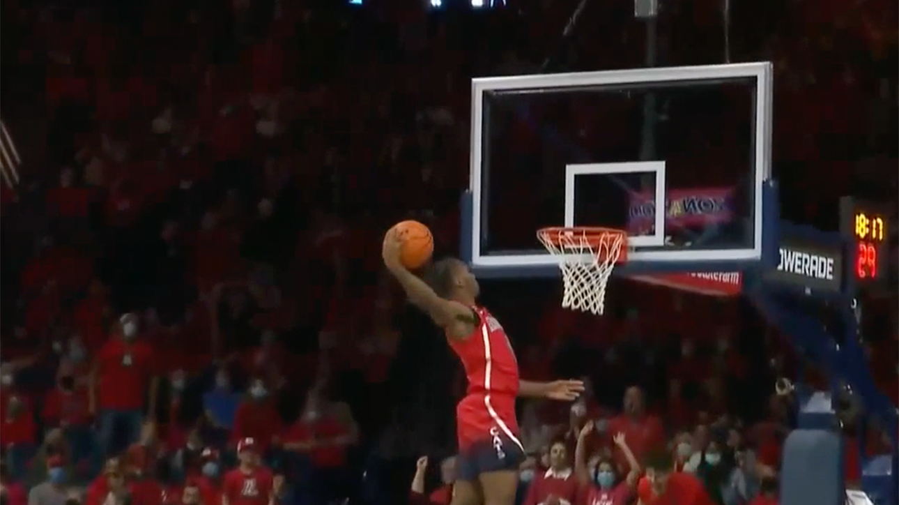 Arizona's Bennedict Mathurin finishes the fast break in style with a windmill jam