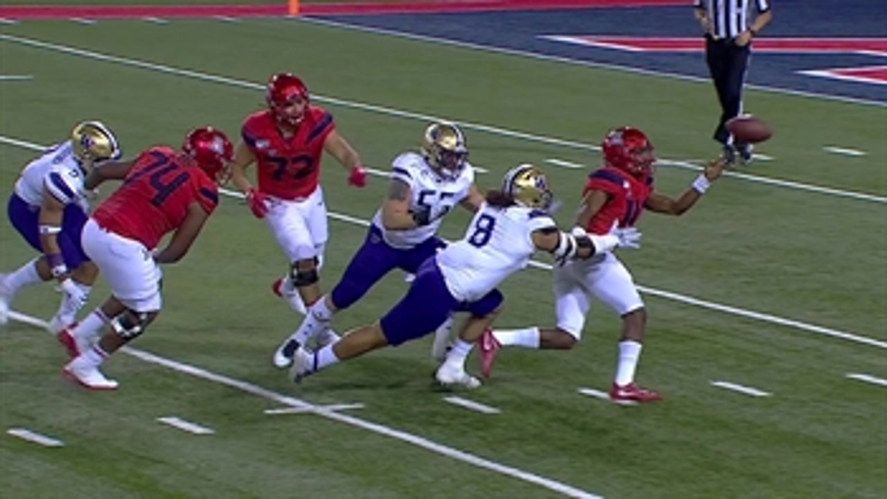 Khalil Tate's unexplainable left-handed pass leads to Washington scoop-and-score TD
