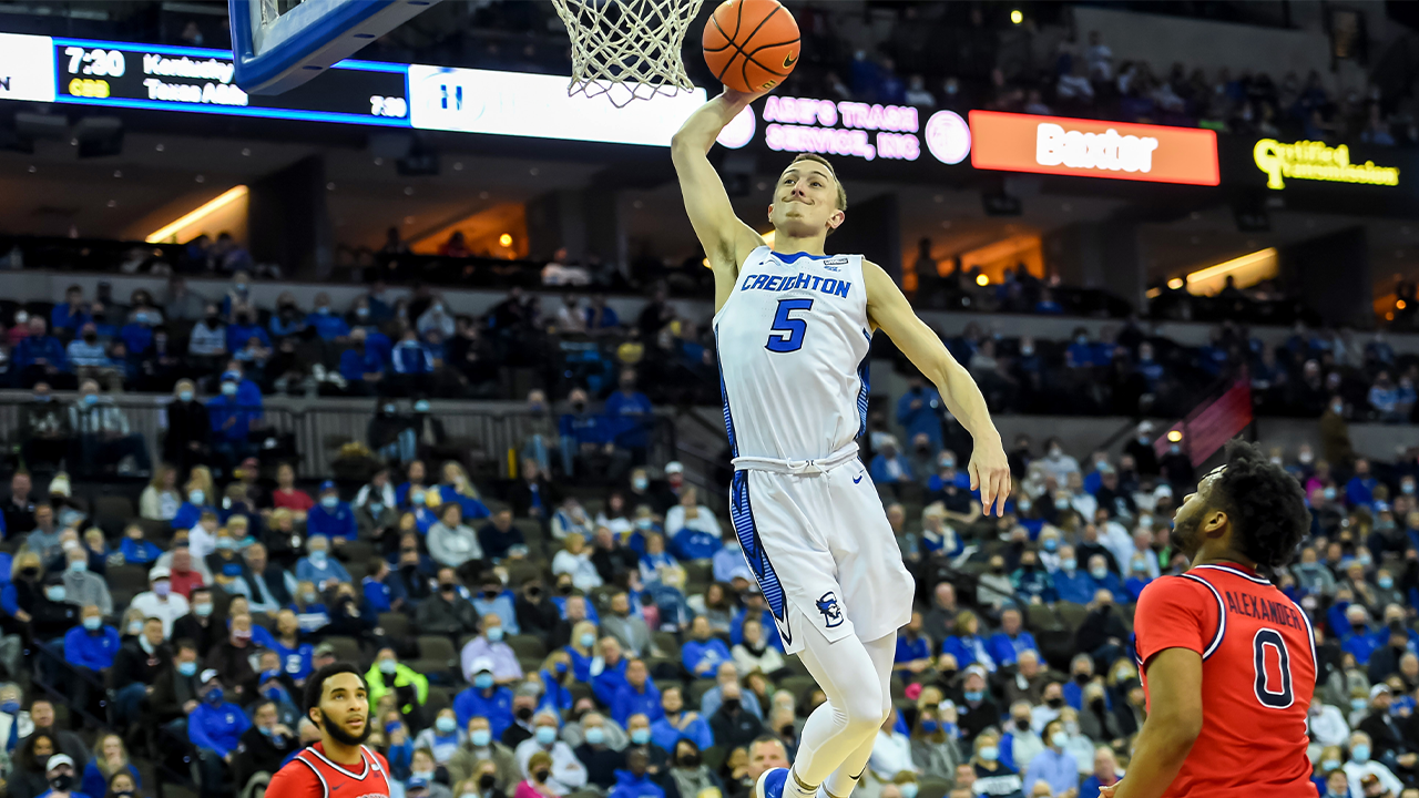 Creighton shoots lights-out from three, blows out St. John's in first home game in 33 days