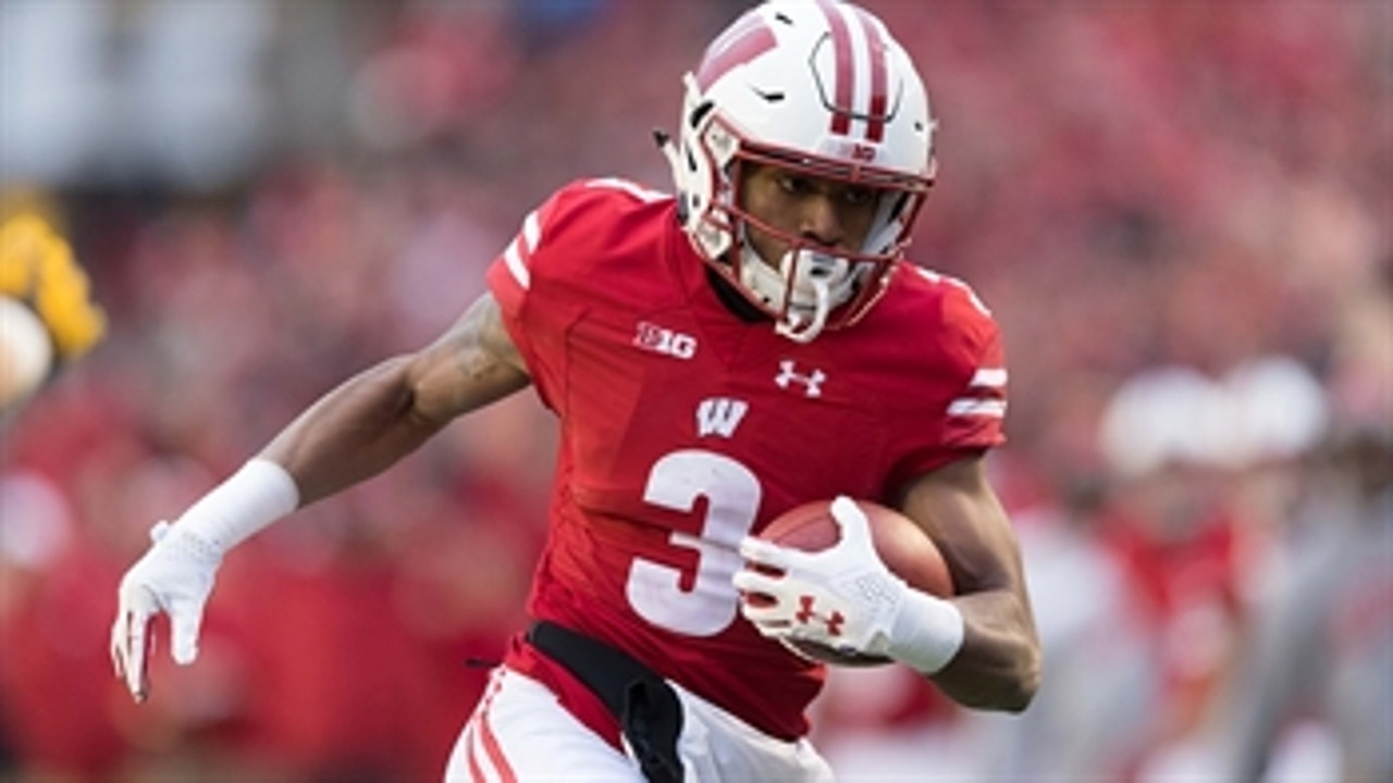 Kendric Pryor goes 32-yards on the reverse for the TD, No. 5 Wisconsin leads No. 24 Michigan 21-10