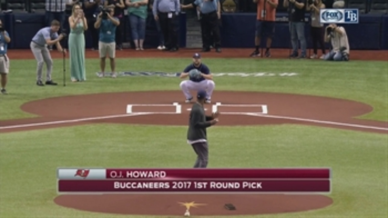 Buccaneers rookie O.J. Howard throws out 1st pitch before Rays vs. Angels