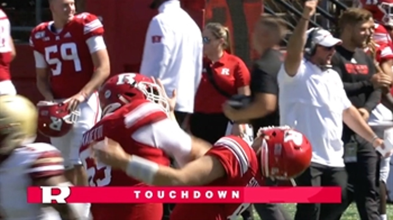 Rutgers center punches Rutgers QB in the face after TD
